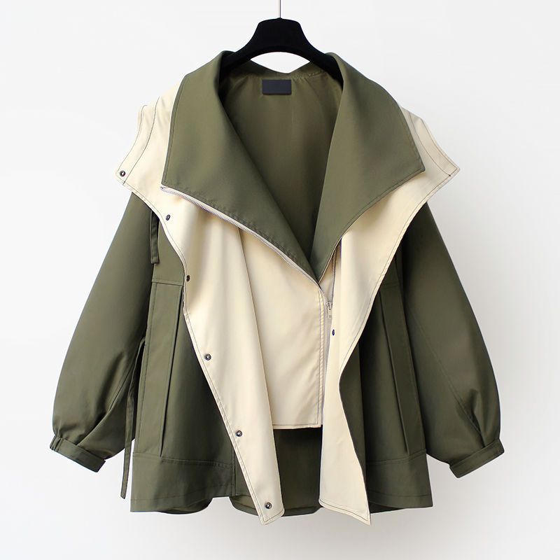 A mid-length windbreaker with a slim fit